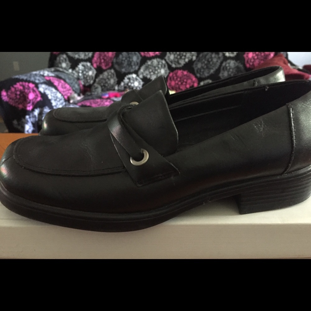 Naturalizer Black loafers with silver accent